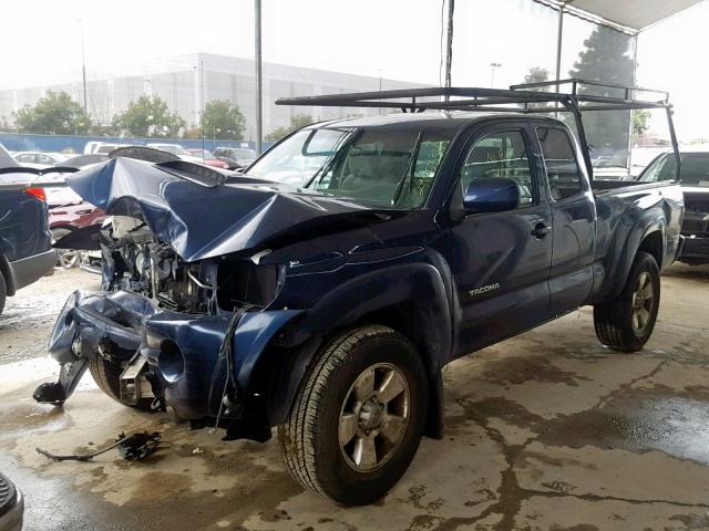 5TETU62N162319719 - 2006 TOYOTA TACOMA PRE BLUE photo 2