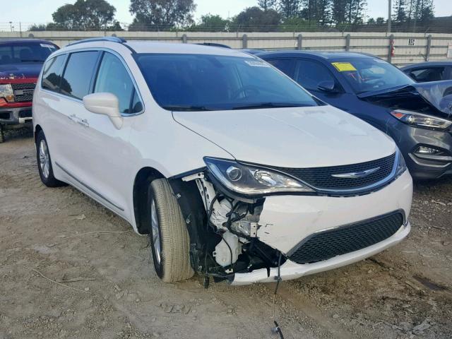 2C4RC1BGXKR582910 - 2019 CHRYSLER PACIFICA T WHITE photo 1