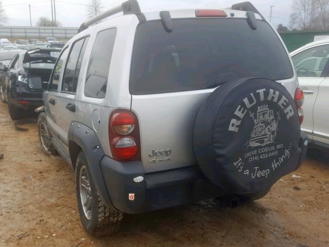 1J4GL38K75W640914 - 2005 JEEP LIBERTY RE SILVER photo 3
