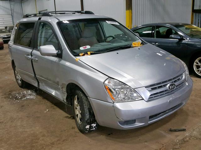 KNDMB133386265804 - 2008 KIA SEDONA SILVER photo 1