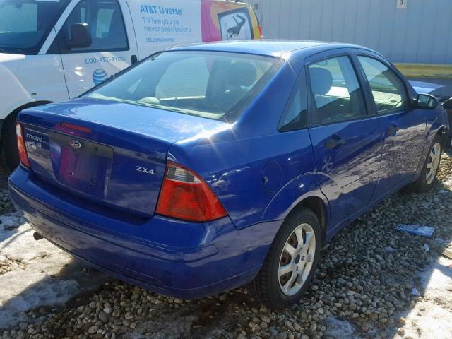 1FAFP34N75W171917 - 2005 FORD FOCUS ZX4 BLUE photo 4