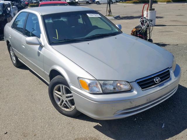 JT2BG22K5Y0513182 - 2000 TOYOTA CAMRY CE 银色 照片 1