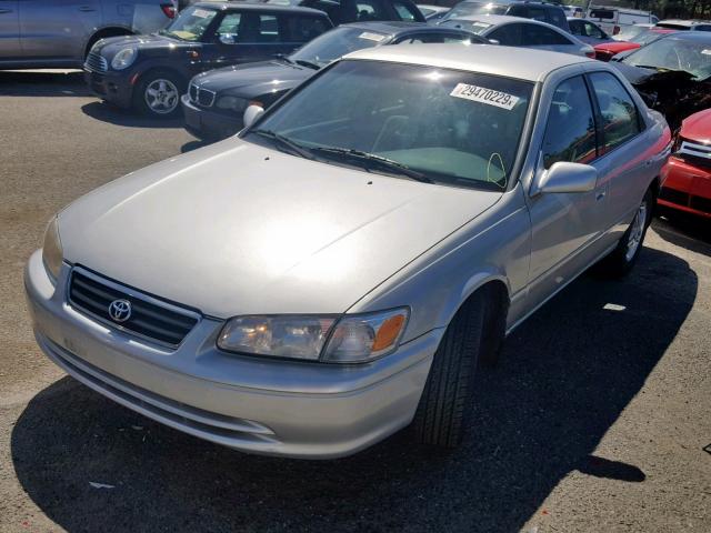 JT2BG22K5Y0513182 - 2000 TOYOTA CAMRY CE 银色 照片 2