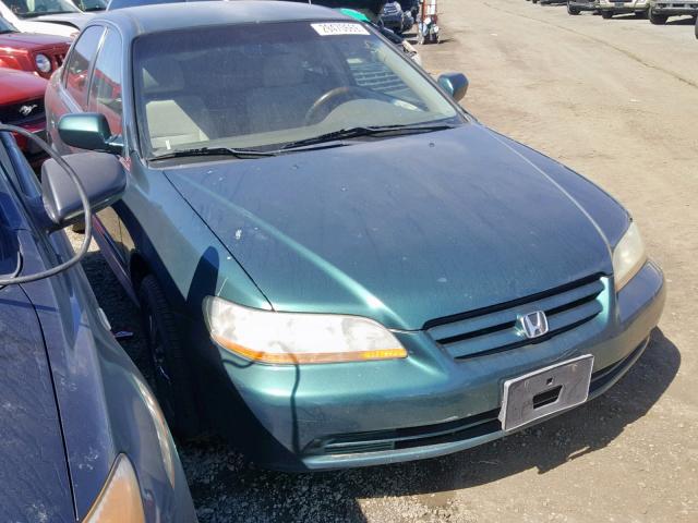 1HGCG66582A119539 - 2002 HONDA ACCORD LX GREEN photo 1