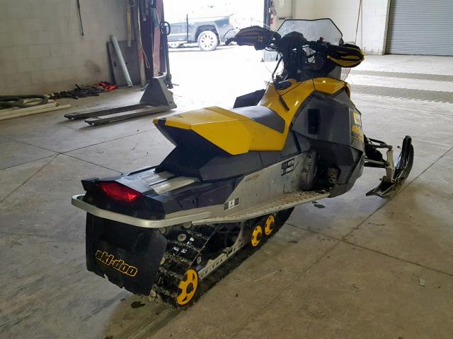 2BPSBL8C18V000035 - 2008 SKI DOO REV XP YELLOW photo 4