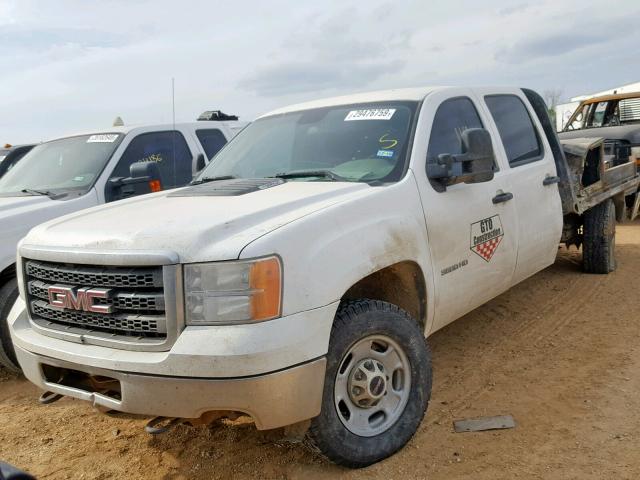 1GT422CG1EF135671 - 2014 GMC SIERRA K35 WHITE photo 2