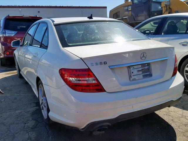 WDDGF4HB4CR221780 - 2012 MERCEDES-BENZ C 250 WHITE photo 3