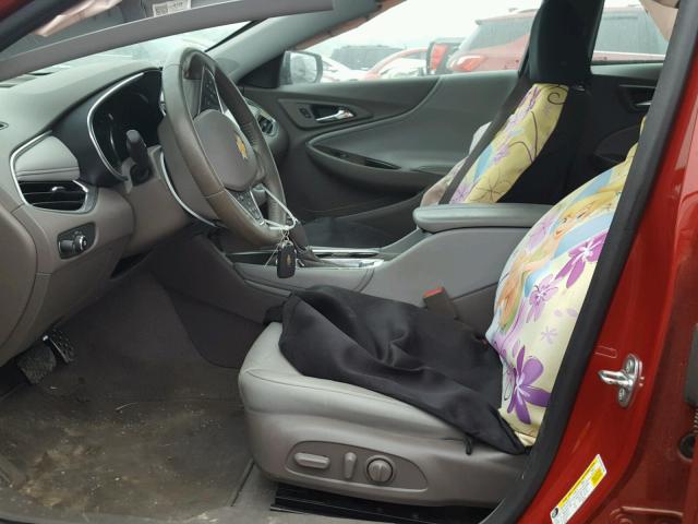 1G1ZH5SX9GF319968 - 2016 CHEVROLET MALIBU PRE RED photo 5