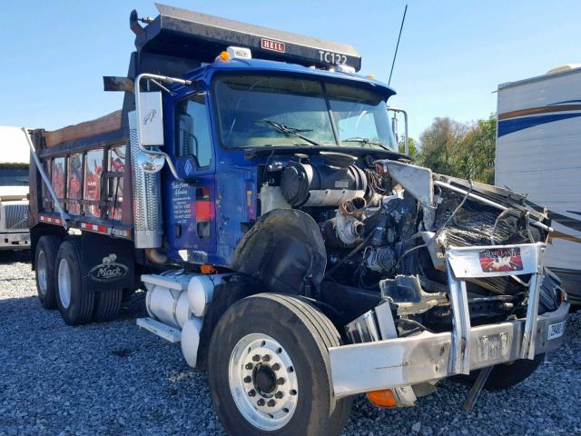 1M2AG11C03M003956 - 2003 MACK 700 CV700 BLUE photo 1