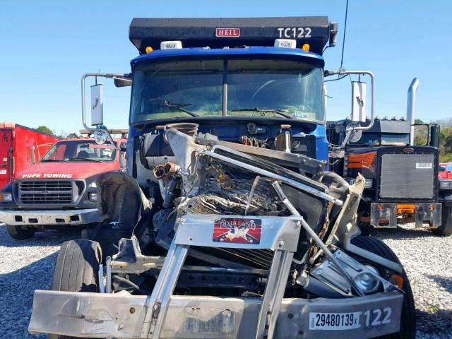 1M2AG11C03M003956 - 2003 MACK 700 CV700 BLUE photo 9