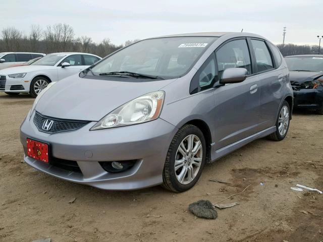 JHMGE8H41AS001944 - 2010 HONDA FIT SPORT GRAY photo 2