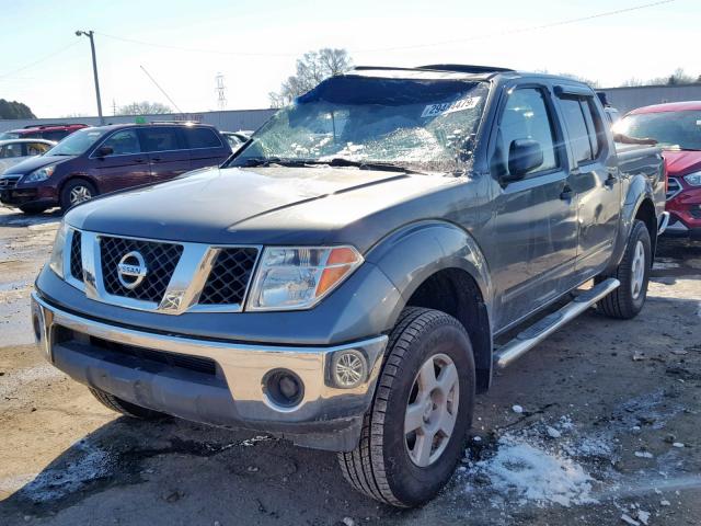 1N6AD07W25C456104 - 2005 NISSAN FRONTIER C GREEN photo 2