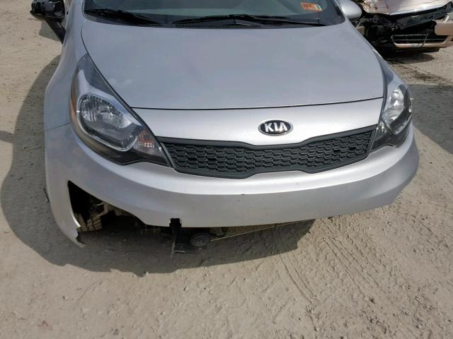 KNADM4A39H6118673 - 2017 KIA RIO LX SILVER photo 9