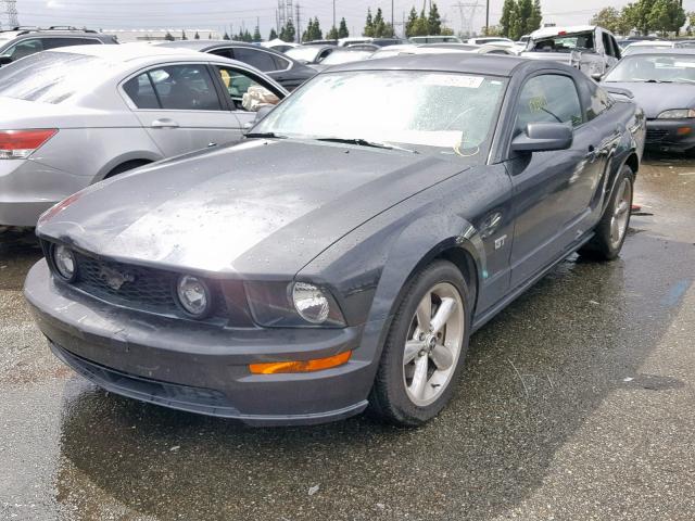 1ZVHT82H185112037 - 2008 FORD MUSTANG GT CHARCOAL photo 2