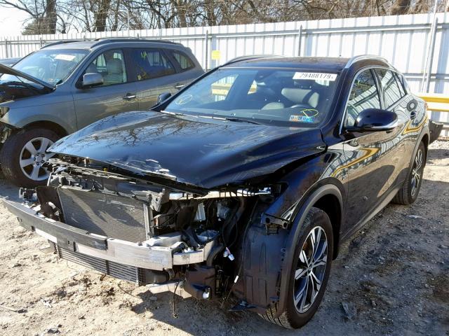 SJKCH5CR5JA055324 - 2018 INFINITI QX30 BASE BLACK photo 2