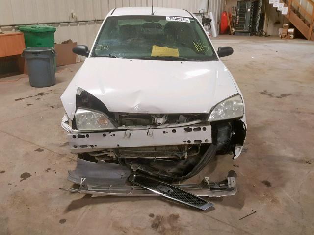 1FAFP34N56W100393 - 2006 FORD FOCUS ZX4 WHITE photo 9