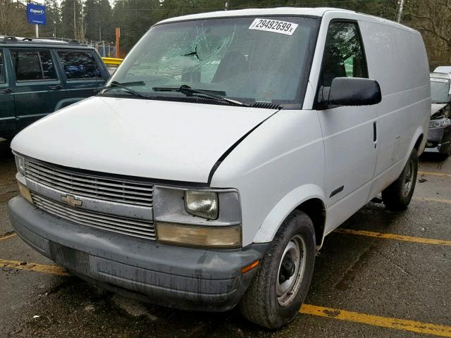 1GCDM19WXYB143525 - 2000 CHEVROLET ASTRO WHITE photo 2