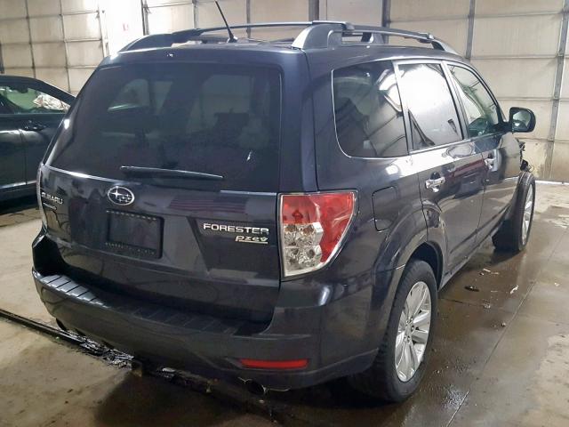 JF2SHAEC3DH434139 - 2013 SUBARU FORESTER L BLUE photo 4