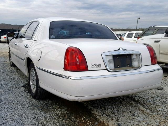 1LNHM82W8XY631108 - 1999 LINCOLN TOWN CAR S WHITE photo 3