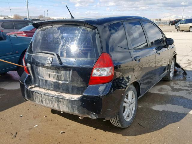 JHMGD37678S007153 - 2008 HONDA FIT SPORT BLACK photo 4