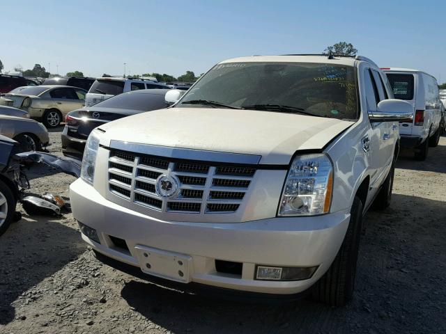 1GYFC43519R131831 - 2009 CADILLAC ESCALADE H WHITE photo 2