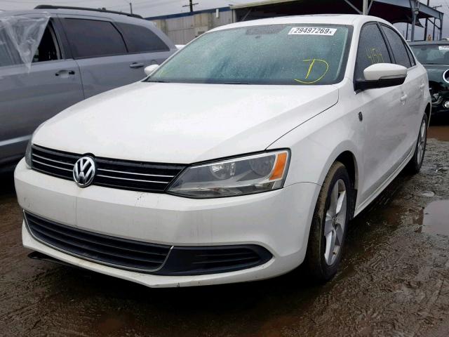 3VWLL7AJXDM406761 - 2013 VOLKSWAGEN JETTA TDI WHITE photo 2