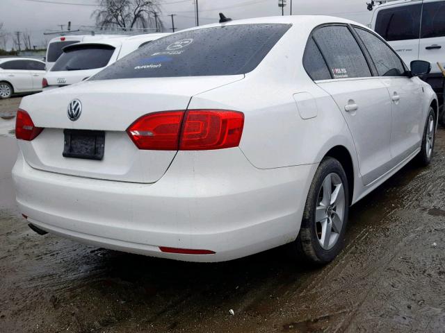 3VWLL7AJXDM406761 - 2013 VOLKSWAGEN JETTA TDI WHITE photo 4