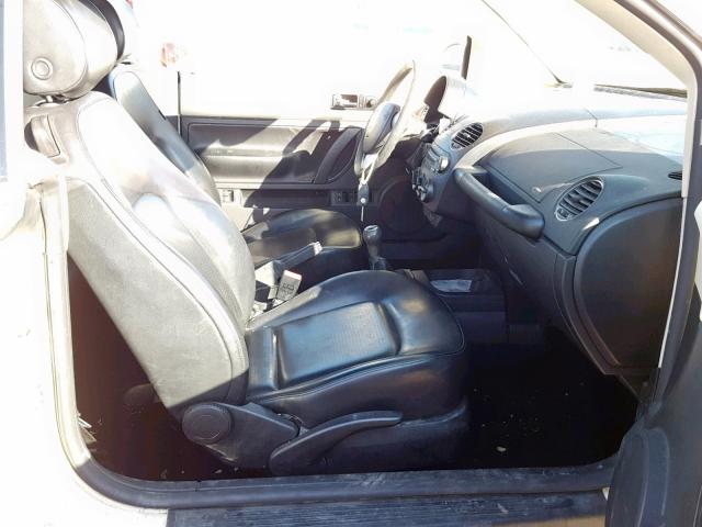3VWRF31Y66M319837 - 2006 VOLKSWAGEN NEW BEETLE Braun Foto 5