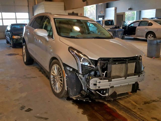 1GYKNCRS1JZ228824 - 2018 CADILLAC XT5 LUXURY SILVER photo 1