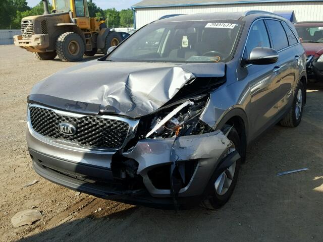 5XYPG4A3XGG135288 - 2016 KIA SORENTO SILVER photo 2