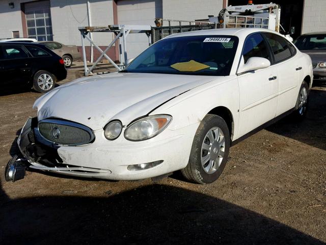 2G4WC582461112247 - 2006 BUICK LACROSSE C WHITE photo 2