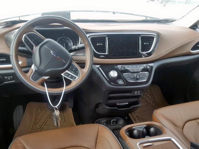 2C4RC1GG5JR197763 - 2018 CHRYSLER PACIFICA L WHITE photo 9