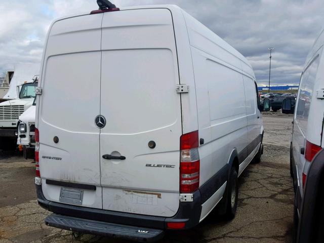 WD3PF1CC1E5926744 - 2014 MERCEDES-BENZ SPRINTER 3 WHITE photo 4