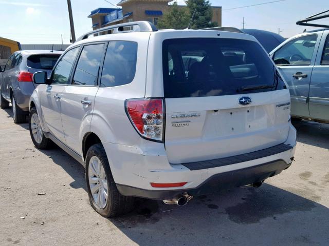 JF2SHAFC7DH425667 - 2013 SUBARU FORESTER L WHITE photo 3