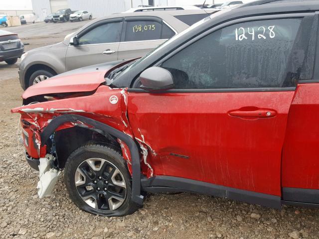 3C4NJDDB2JT129965 - 2018 JEEP COMPASS TR RED photo 9