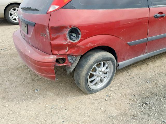 3FAFP31322R143668 - 2002 FORD FOCUS ZX3 RED photo 9