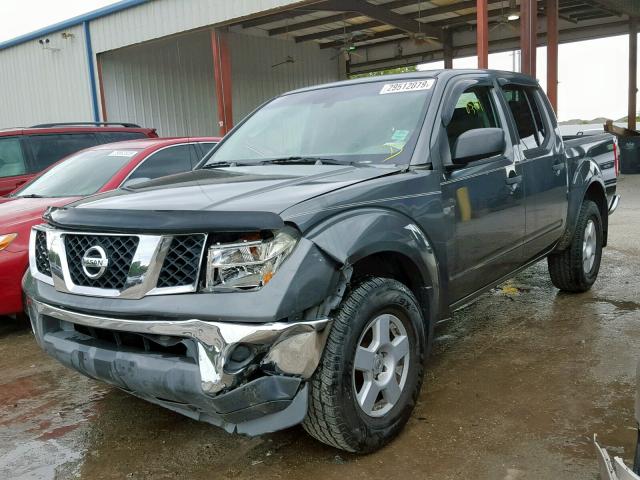 1N6AD07W25C458693 - 2005 NISSAN FRONTIER C GRAY photo 2