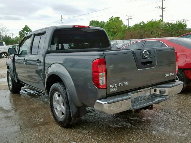 1N6AD07W25C458693 - 2005 NISSAN FRONTIER C GRAY photo 3