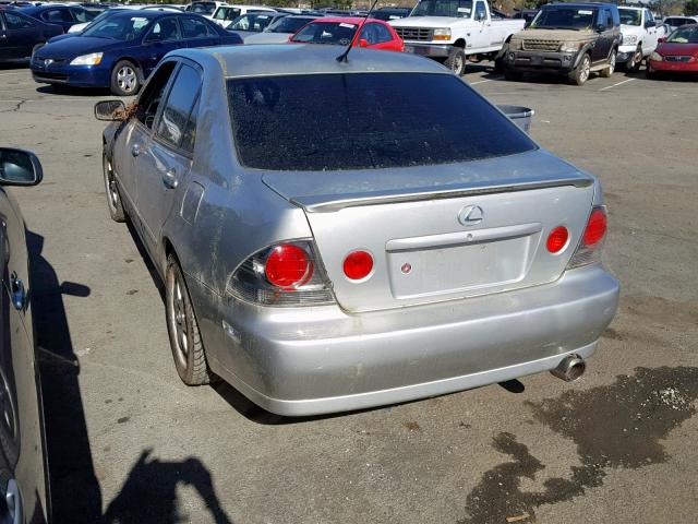 JTHBD192120038569 - 2002 LEXUS IS 300 SILVER photo 3