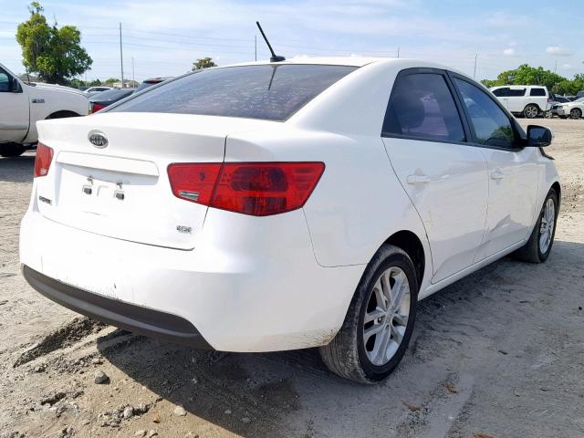 KNAFU4A22B5460138 - 2011 KIA FORTE EX WHITE photo 4