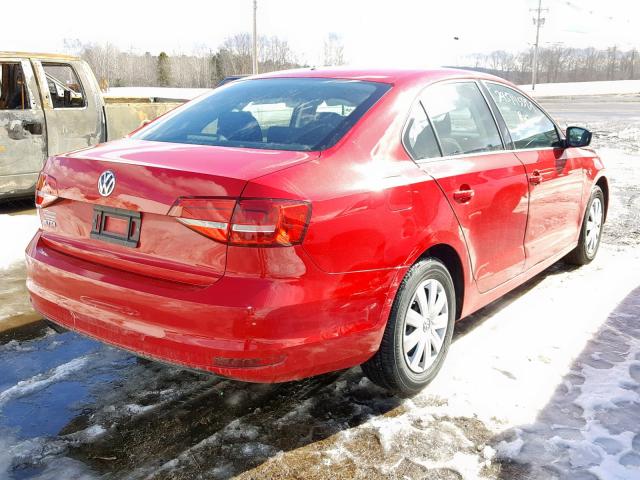 3VW2K7AJ3FM327465 - 2015 VOLKSWAGEN JETTA BASE RED photo 4