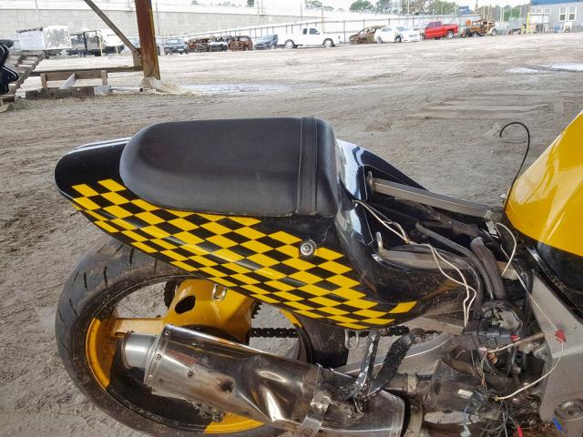 JS1GR7HA332100400 - 2003 SUZUKI GSX-R750 YELLOW photo 6