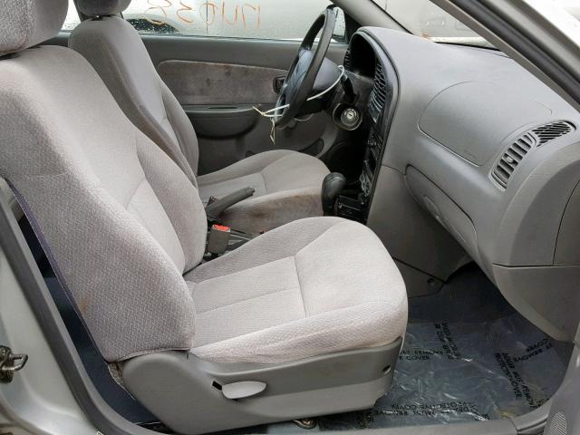 KNAFB121045307593 - 2004 KIA SPECTRA BA SILVER photo 5