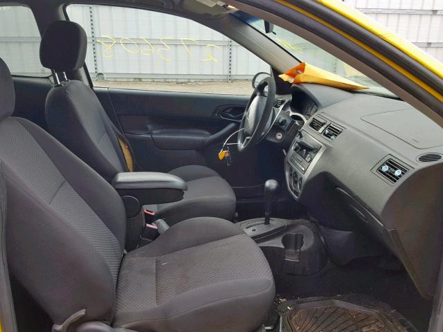 1FAFP31N87W200946 - 2007 FORD FOCUS ZX3 YELLOW photo 5