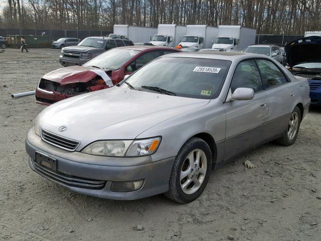 JT8BF28G710337947 - 2001 LEXUS ES 300 SILVER photo 2