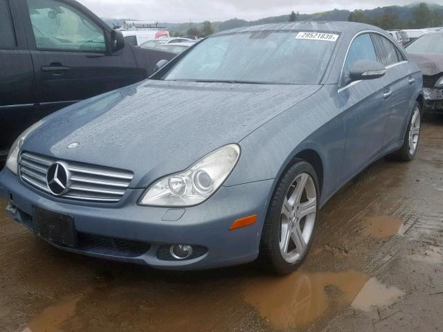 WDDDJ72X07A091024 - 2007 MERCEDES-BENZ CLS 550 GRAY photo 2