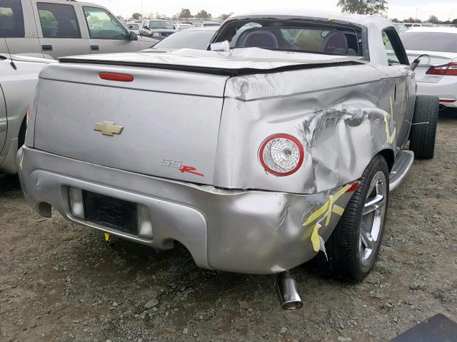 1GCES14H96B121600 - 2006 CHEVROLET SSR SILVER photo 4