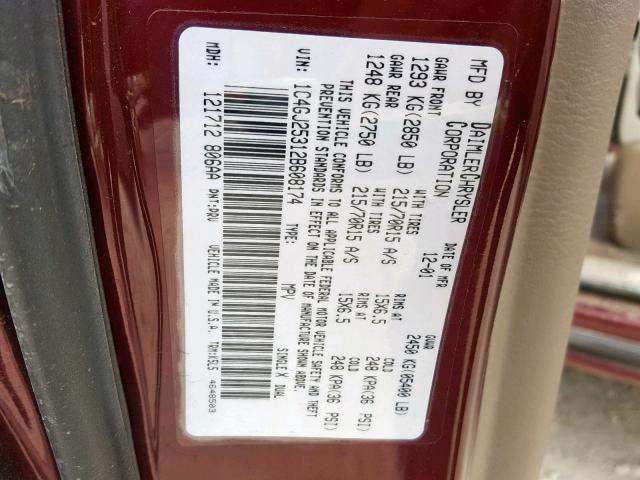 1C4GJ25312B608174 - 2002 CHRYSLER VOYAGER MAROON photo 10