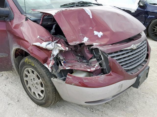 1C4GJ25312B608174 - 2002 CHRYSLER VOYAGER MAROON photo 9