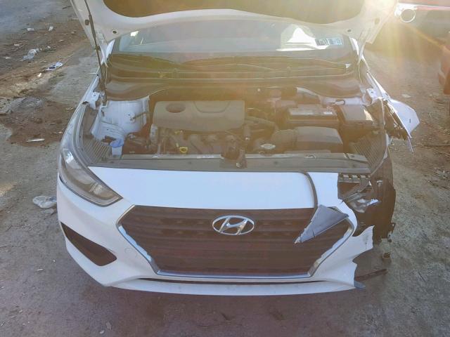 3KPC24A38JE022117 - 2018 HYUNDAI ACCENT SE WHITE photo 7